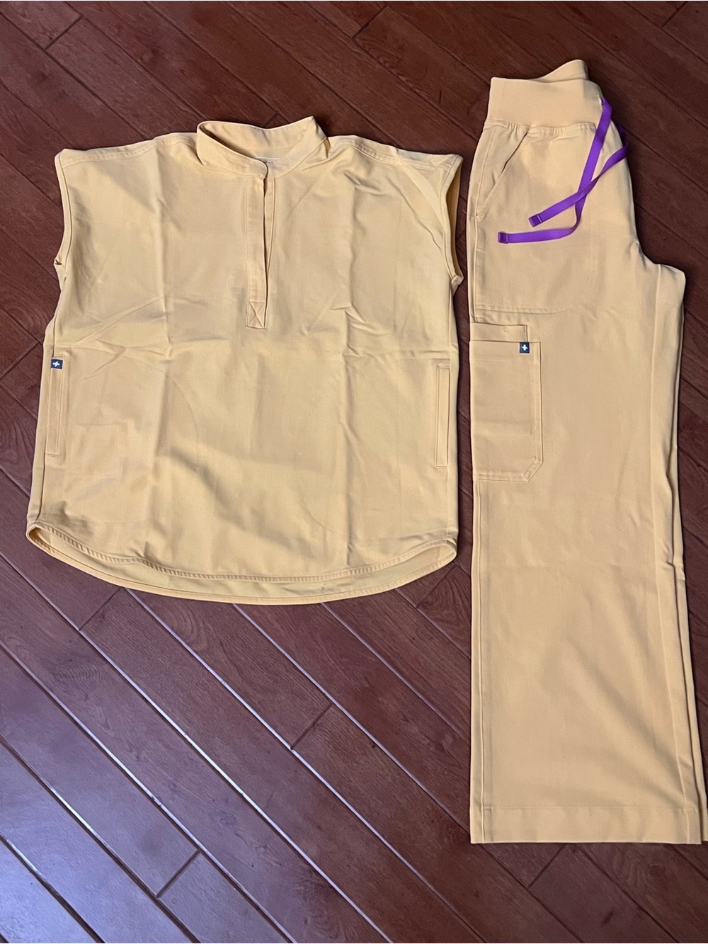 Figs Scrub Set